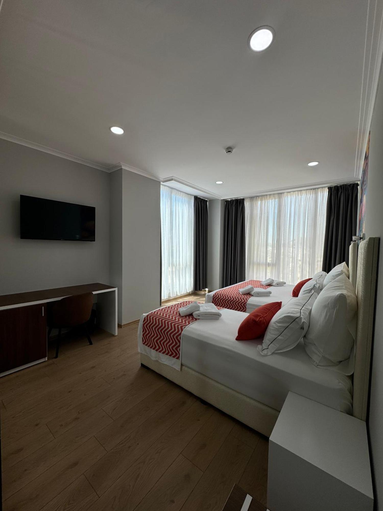 Hotel Britania Vlore Exterior photo