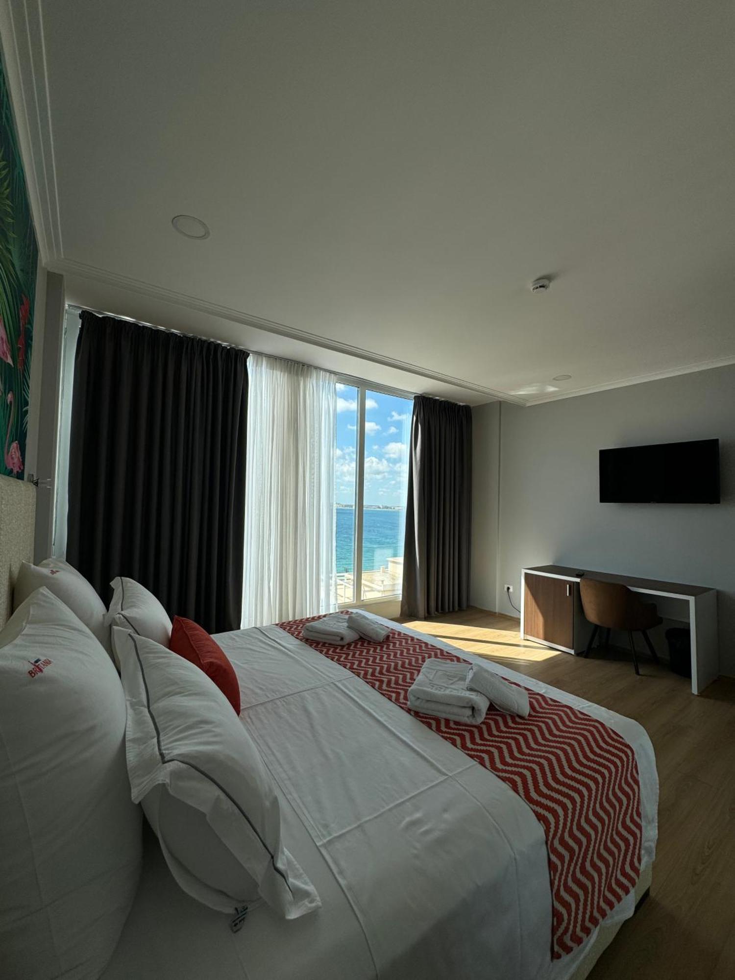 Hotel Britania Vlore Exterior photo
