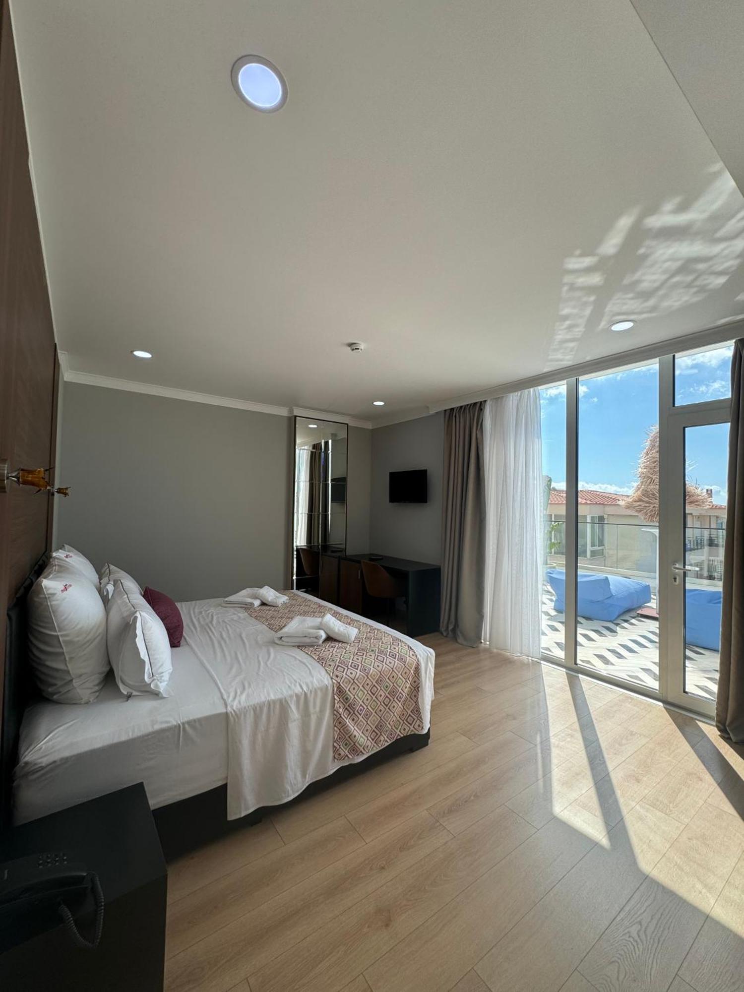 Hotel Britania Vlore Exterior photo