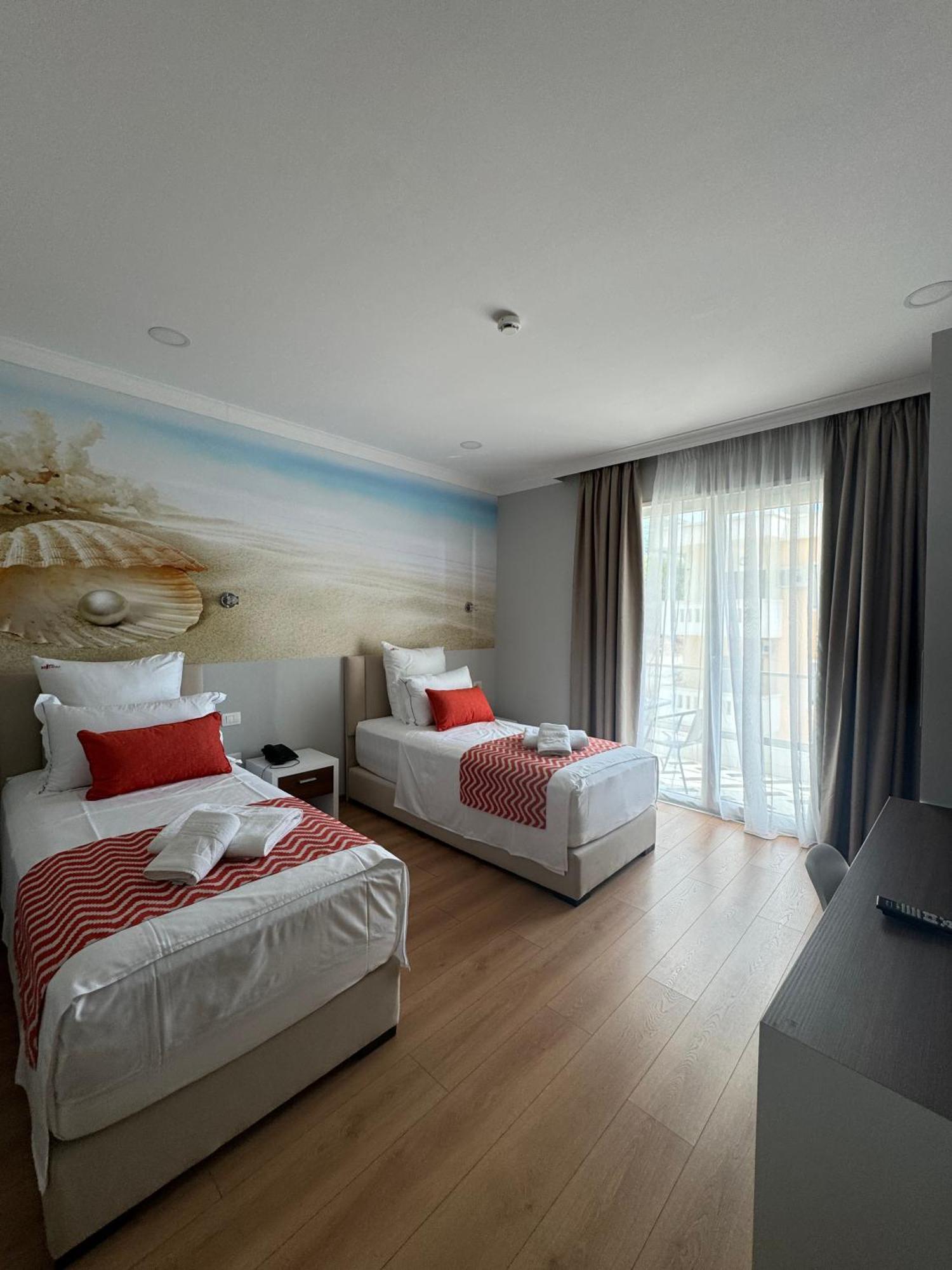 Hotel Britania Vlore Exterior photo