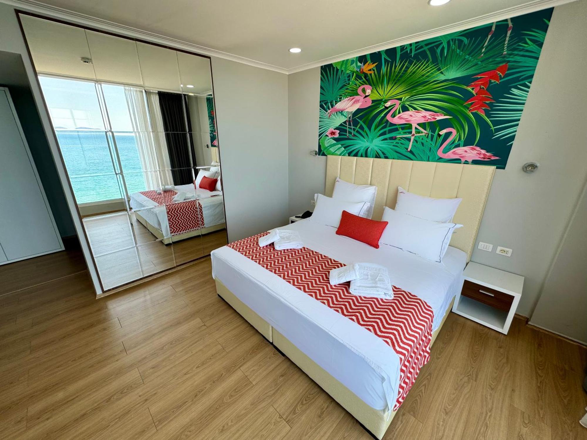 Hotel Britania Vlore Exterior photo